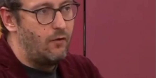 Blokaderu smeta srpska zastava