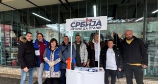 Aktivisti OO SNS Bačka Topola u neposrednom razgovoru sa građanima